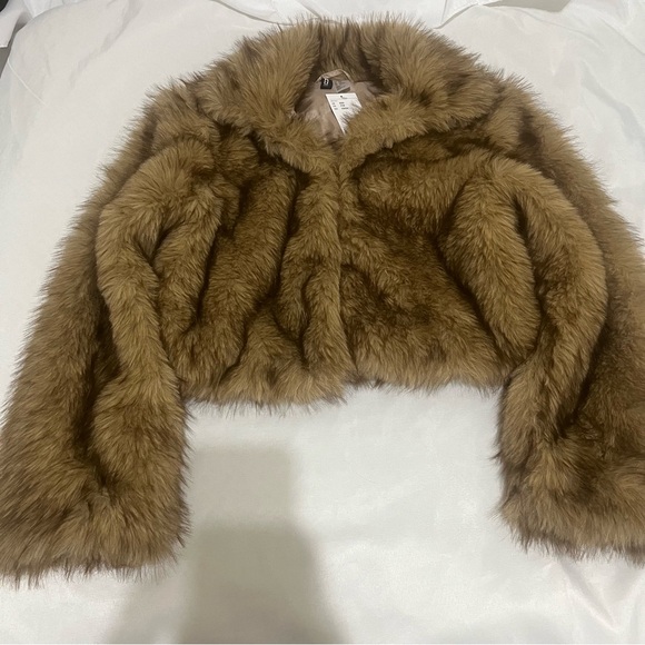 H&M Cropped Fluffy Jacket - Picture 2 of 5
